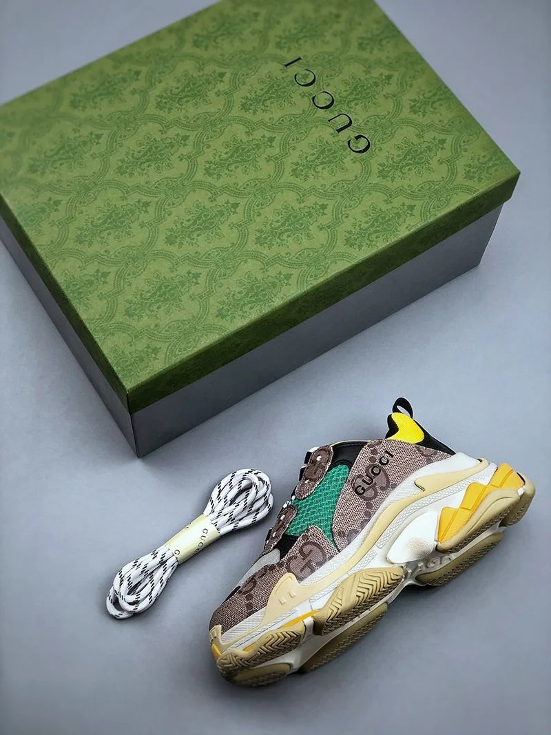 日本未入荷グッチ バレンシアガ コピー ザ ハッカー プロジェクト Triple S スニーカー 677193UMO209766